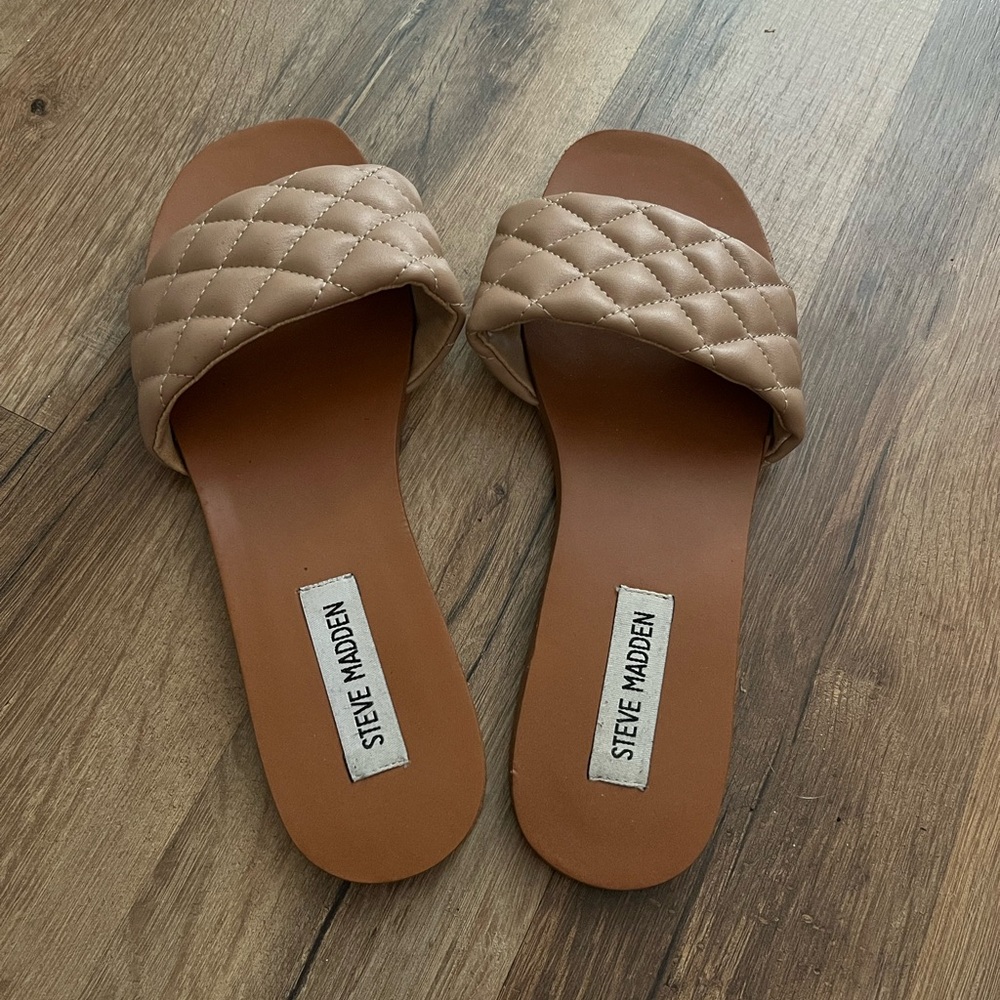 Steve Madden Quilted Beige Slide Sandals
